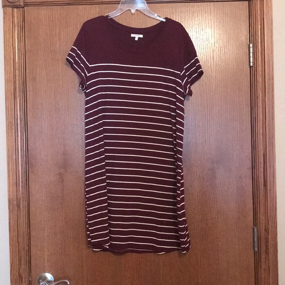 maroon and white t shirt dress